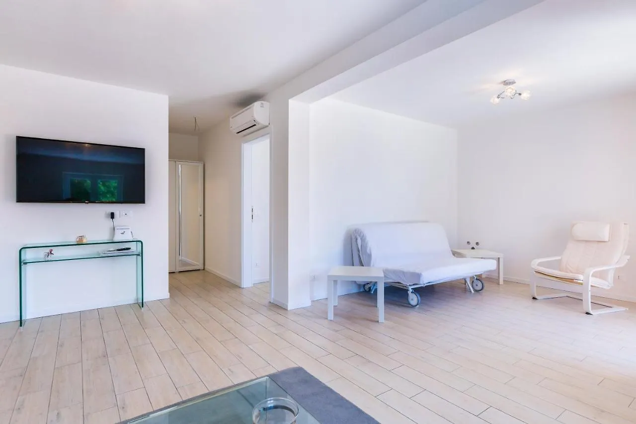 Villa Suzy Medulin 0*,  Croatia
